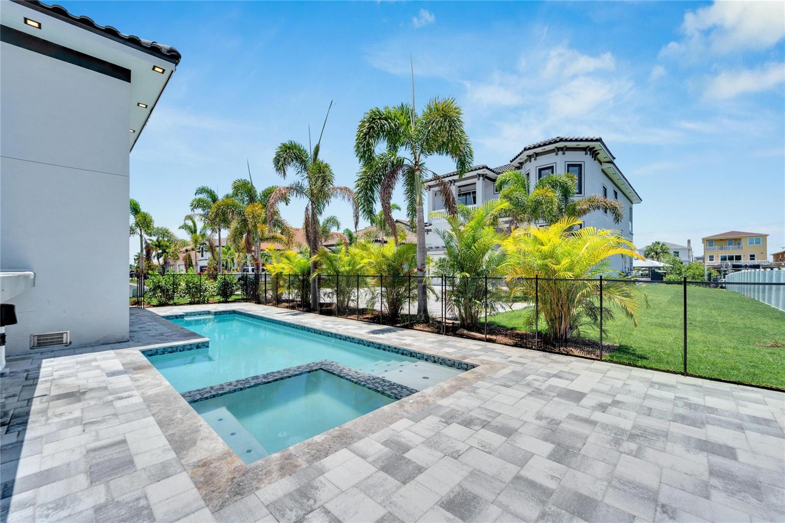 517 TREVISO DR — photo 84