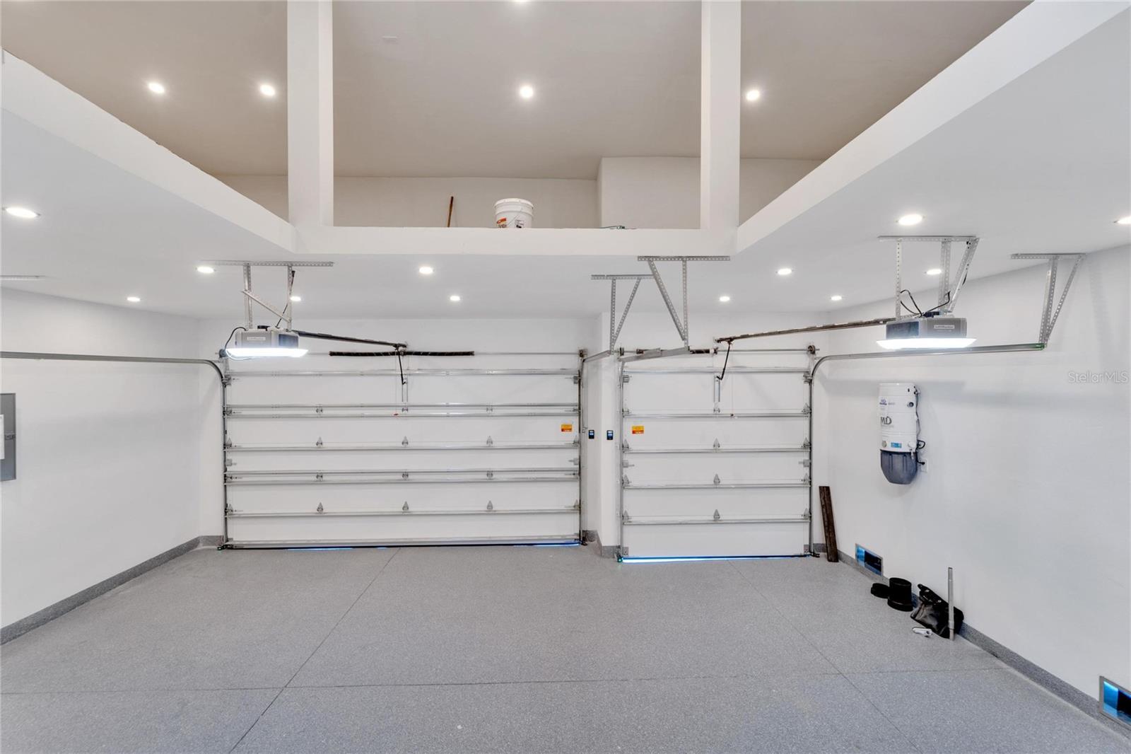 517 TREVISO DR — photo 76