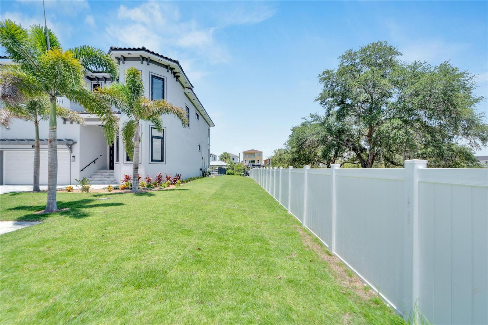 517 TREVISO DR — photo 88