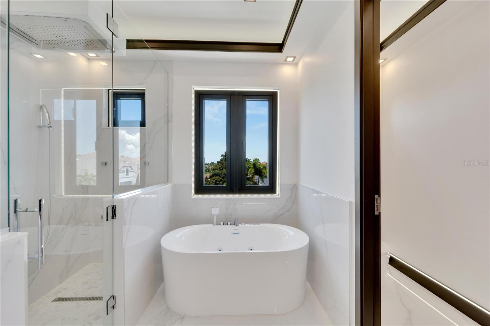 517 TREVISO DR — photo 49