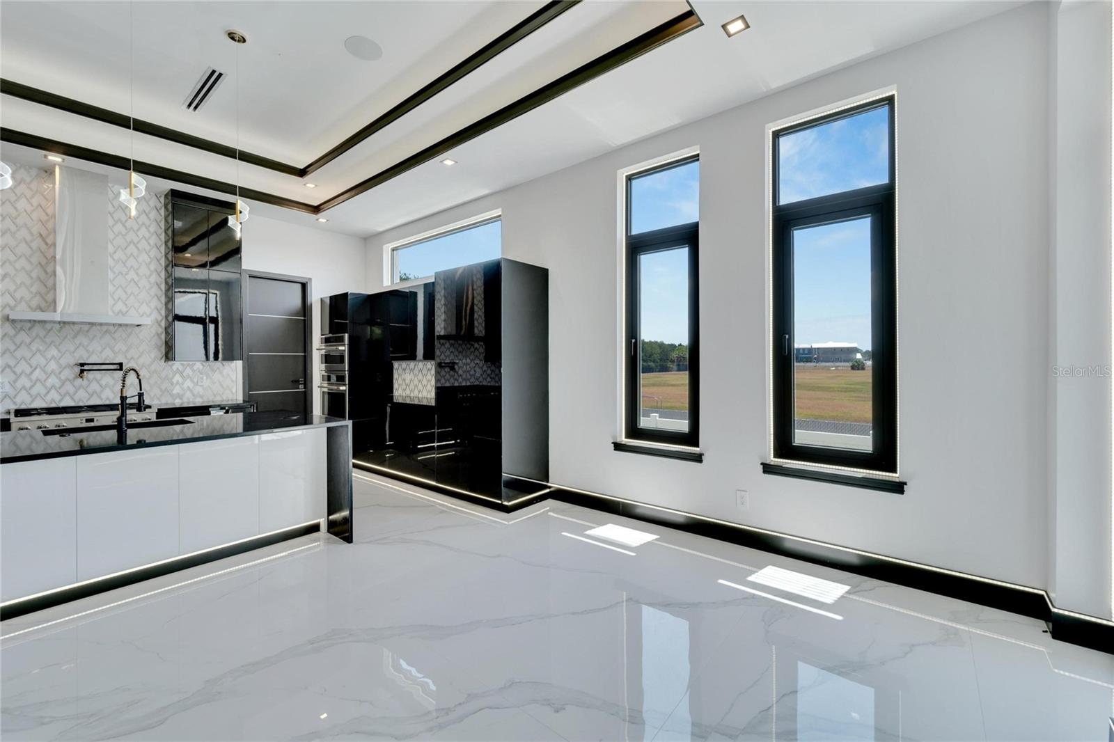 517 TREVISO DR — photo 37