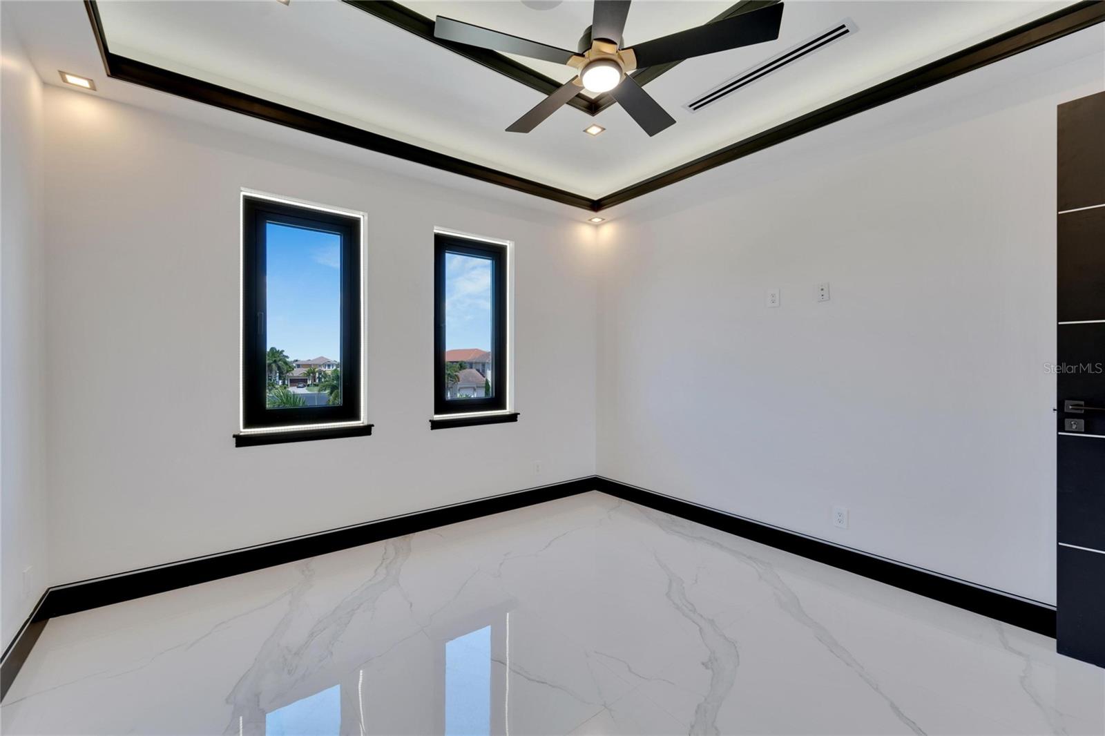 517 TREVISO DR — photo 64