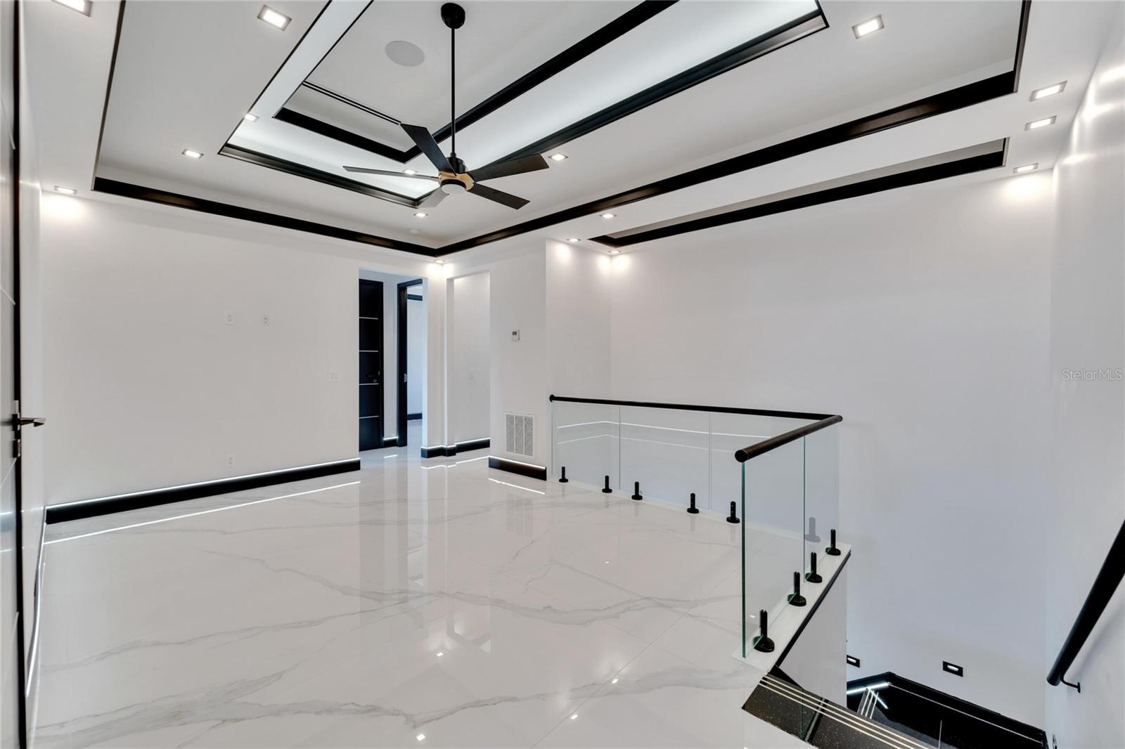 517 TREVISO DR — photo 41
