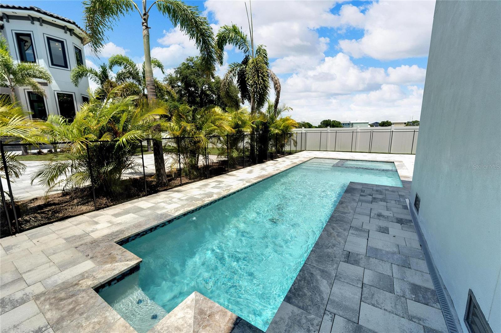 517 TREVISO DR — photo 4