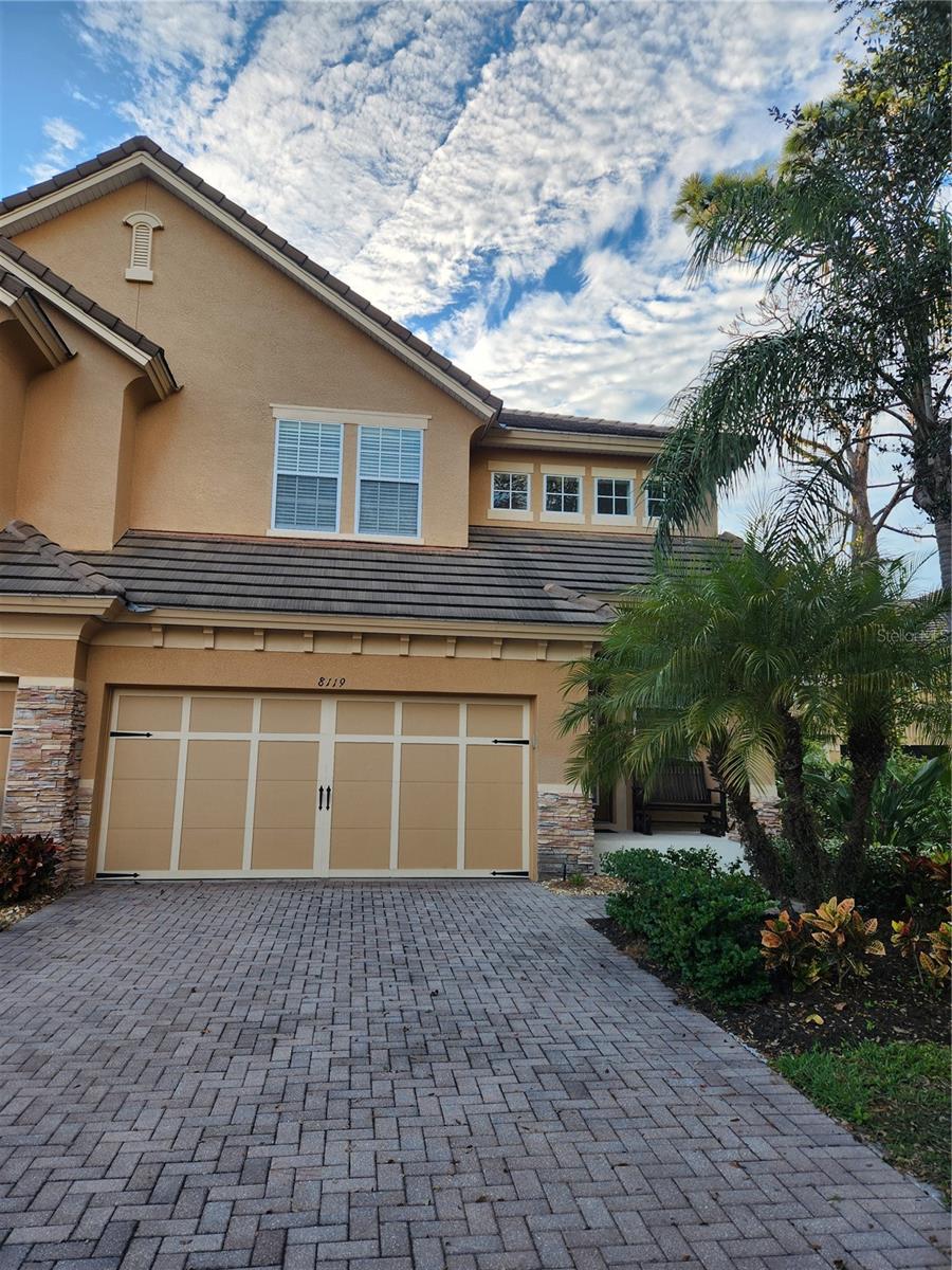 8119 VILLA GRANDE CT — photo 2
