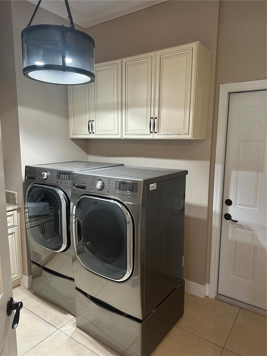 7135 KENSINGTON CT — photo 9