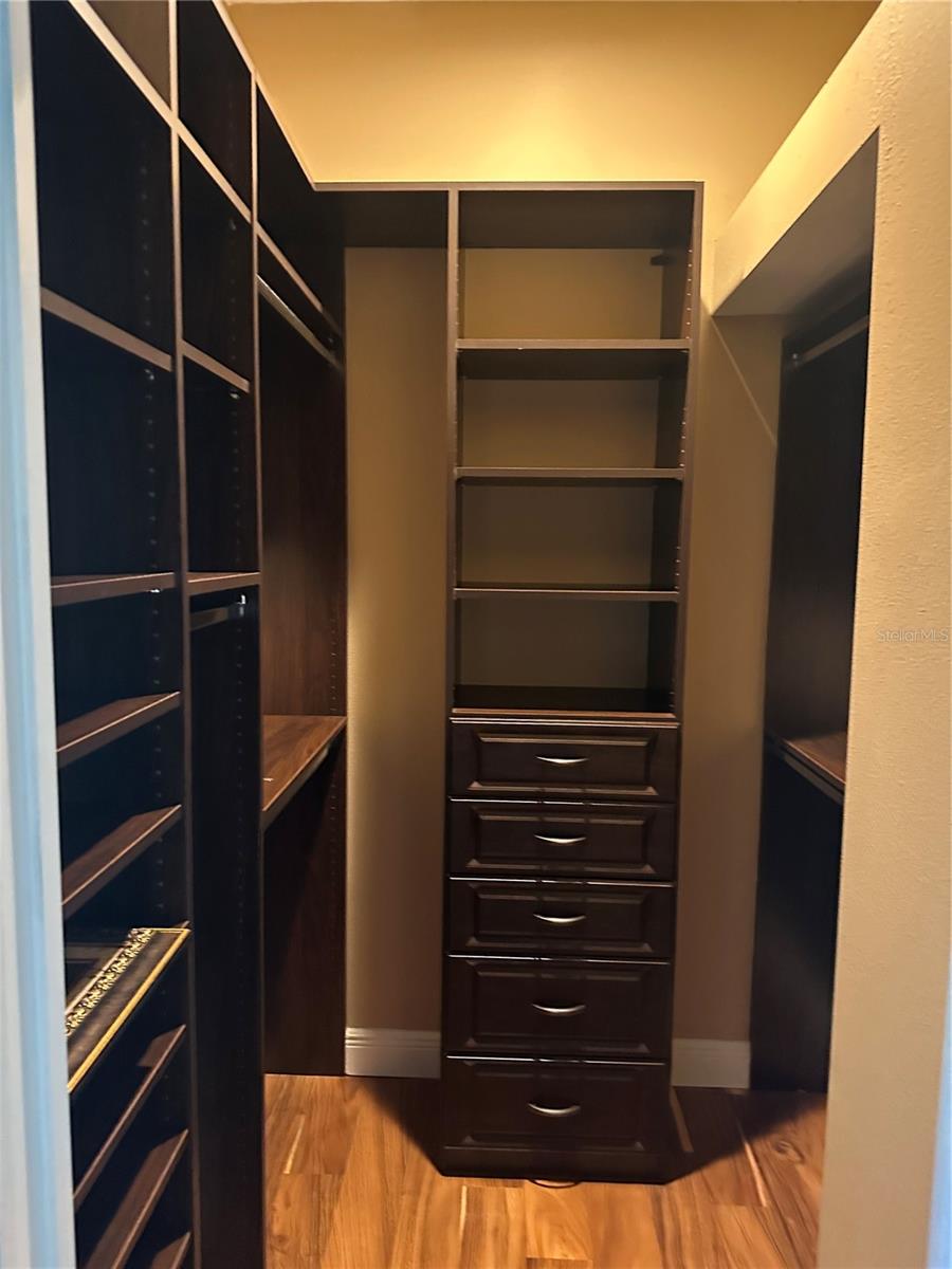 7135 KENSINGTON CT — photo 2