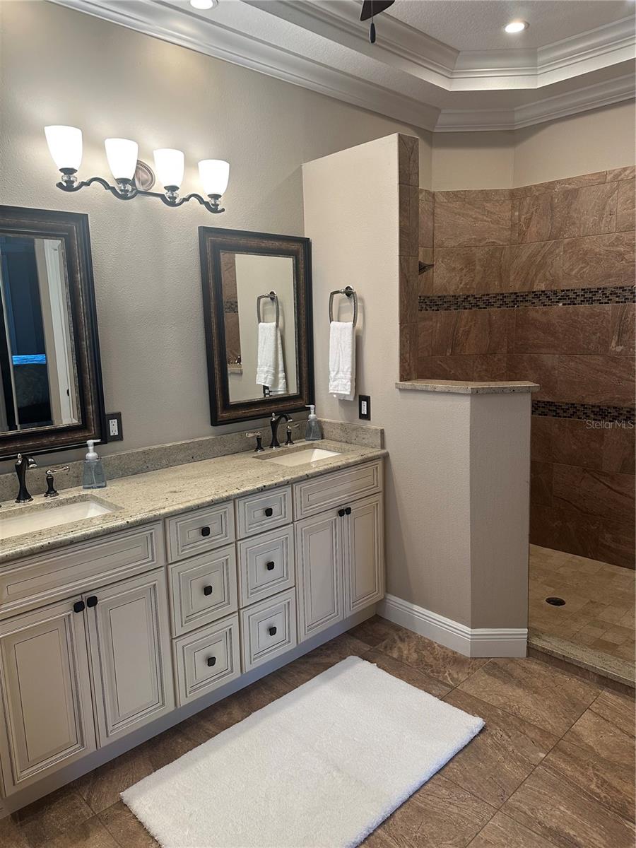 7135 KENSINGTON CT — photo 12