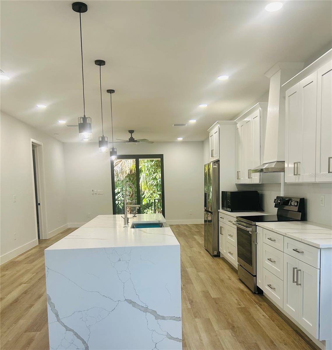 2122 BIRD ST. — photo 10
