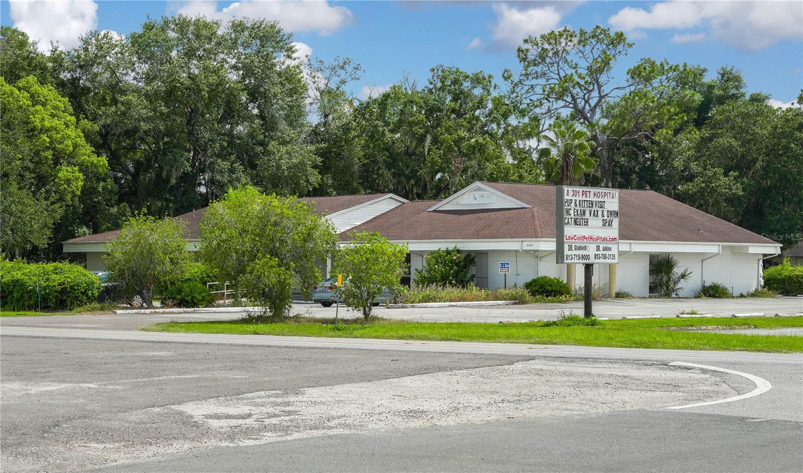 Home in ZEPHYRHILLS — photo 2