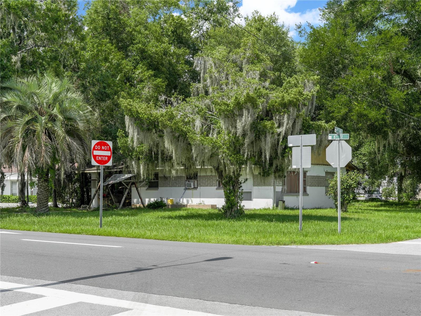Home in ZEPHYRHILLS — photo 4