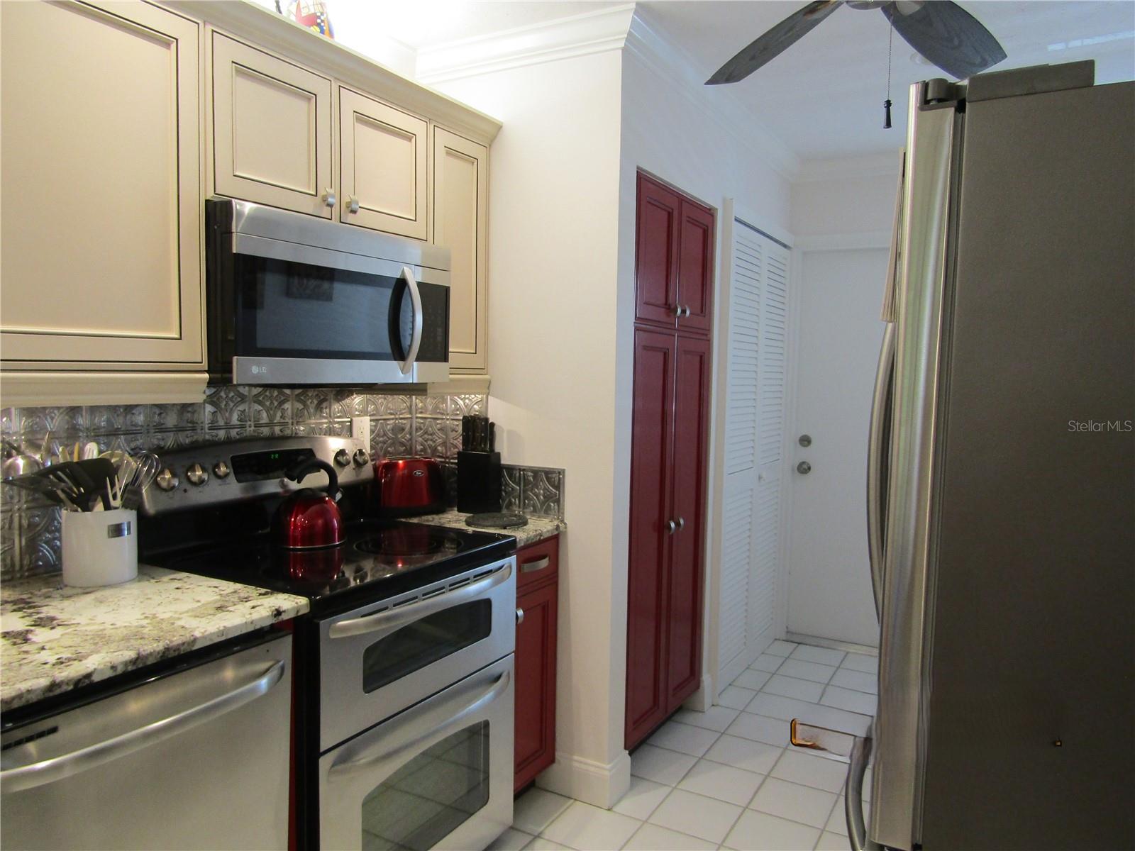 7351 W COUNTRY CLUB DR N #202 — photo 3