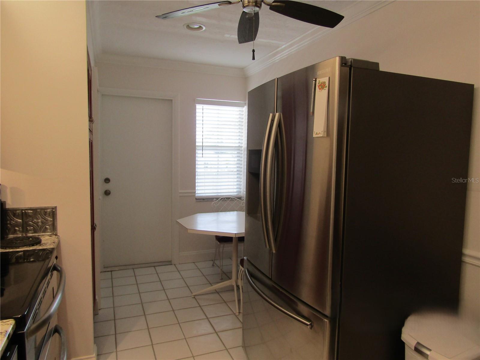 7351 W COUNTRY CLUB DR N #202 — photo 2