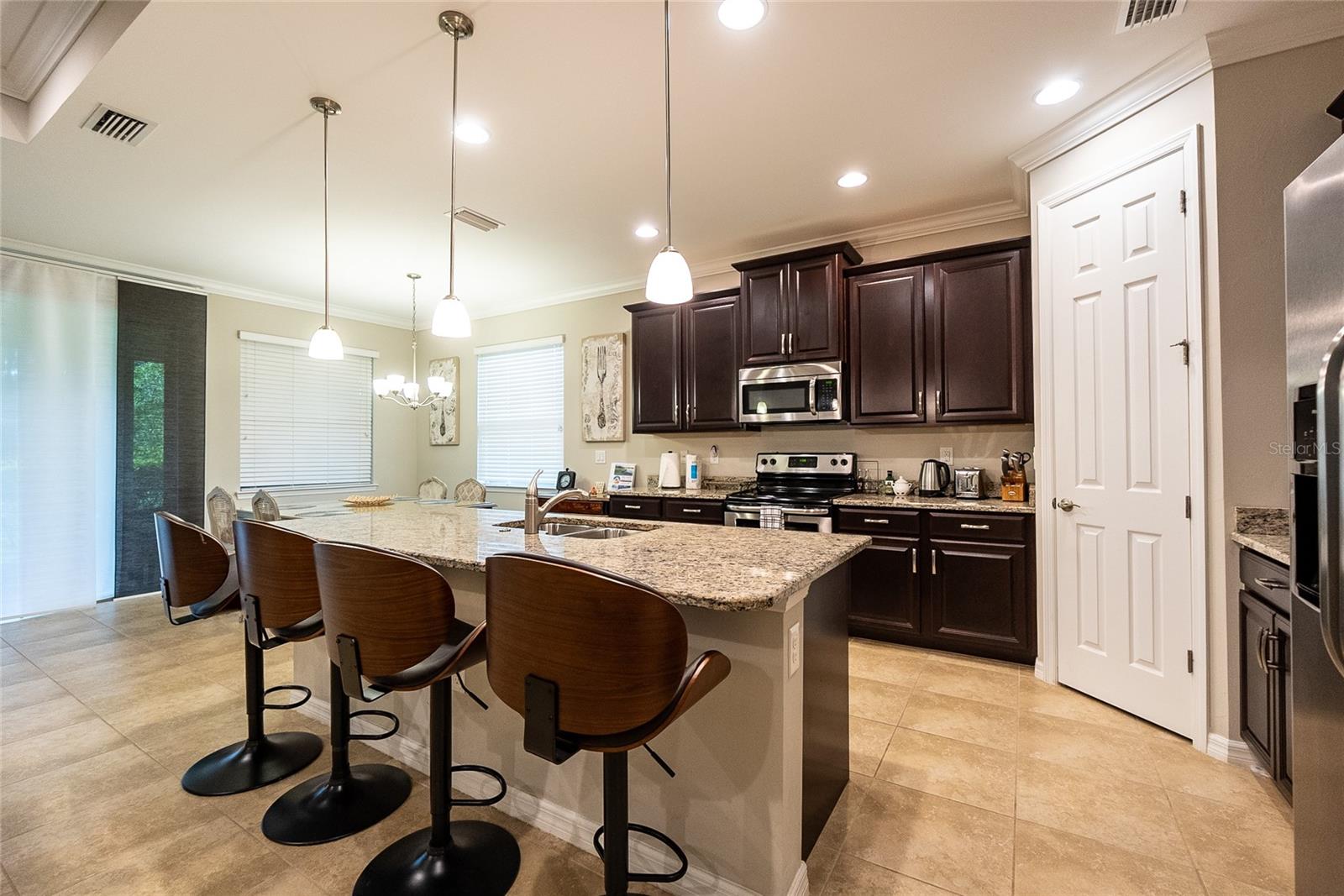139 MARAVIYA BLVD — photo 4