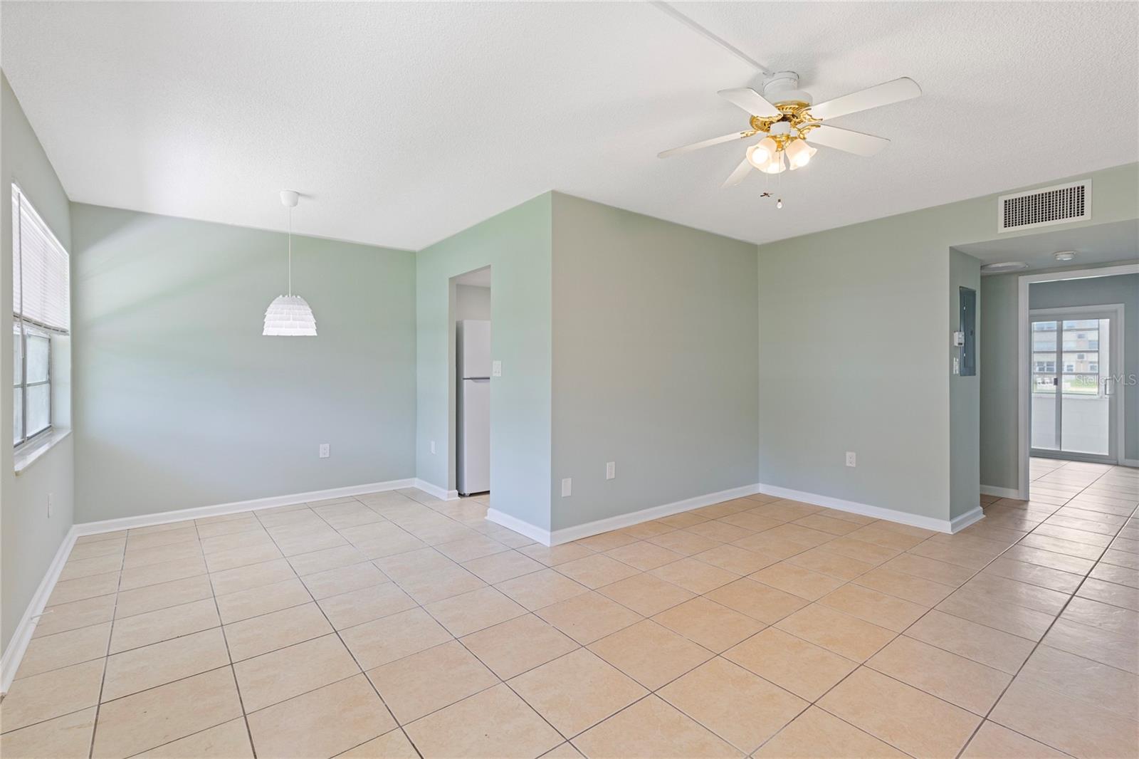 1051 79TH AVE N #103 — photo 3