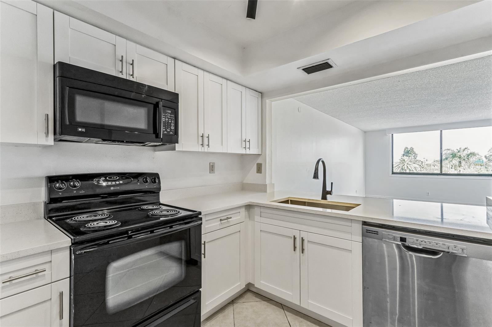 6219 PALMA DEL MAR BLVD S #301 — photo 5