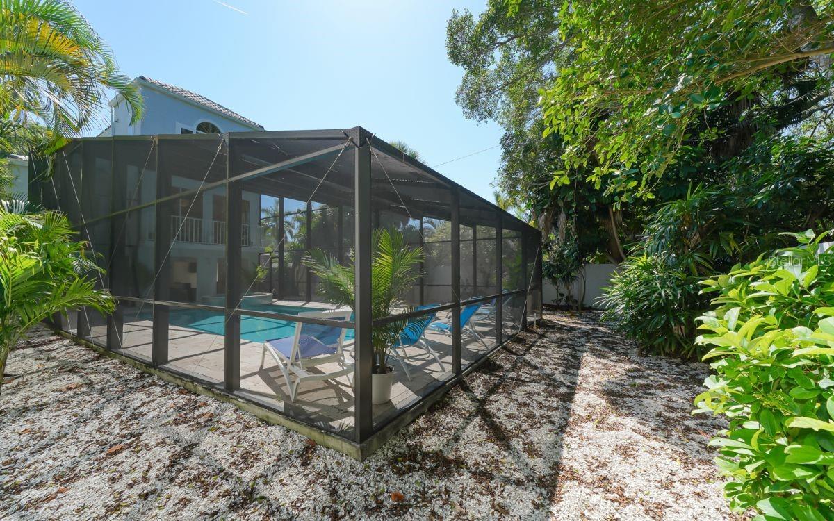 228 VAN BUREN DR — photo 44