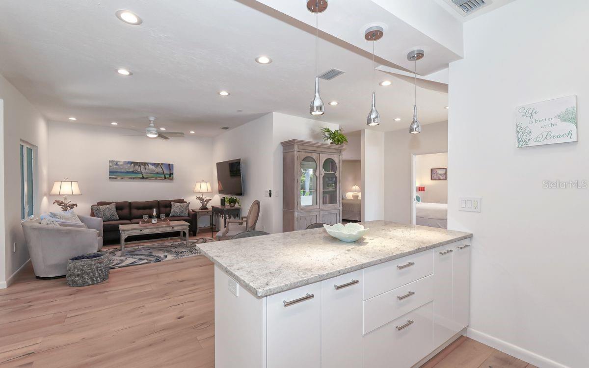 228 VAN BUREN DR — photo 18