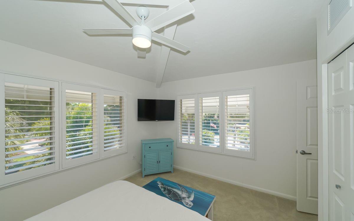 228 VAN BUREN DR — photo 28