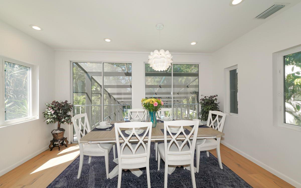 228 VAN BUREN DR — photo 23