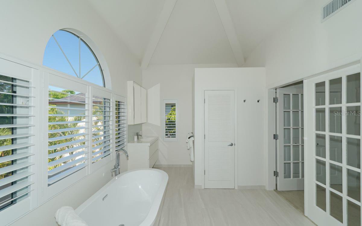 228 VAN BUREN DR — photo 8