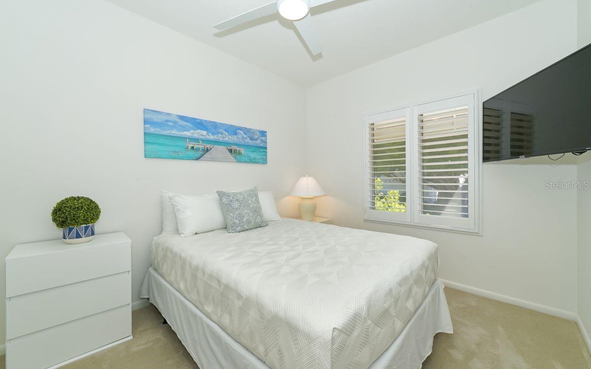 228 VAN BUREN DR — photo 9