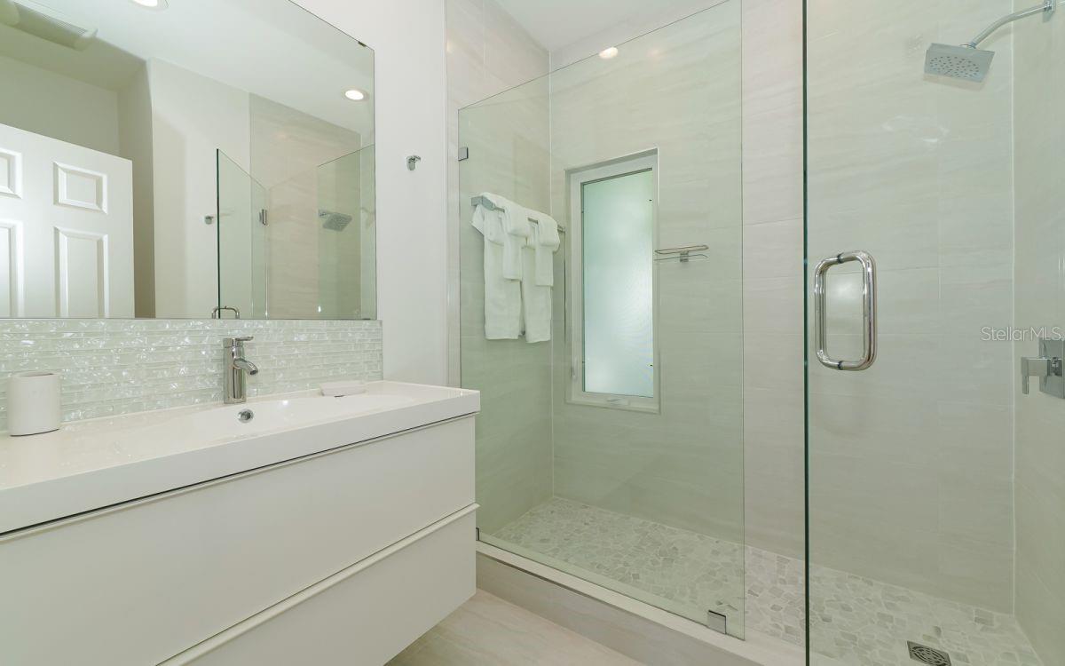 228 VAN BUREN DR — photo 10