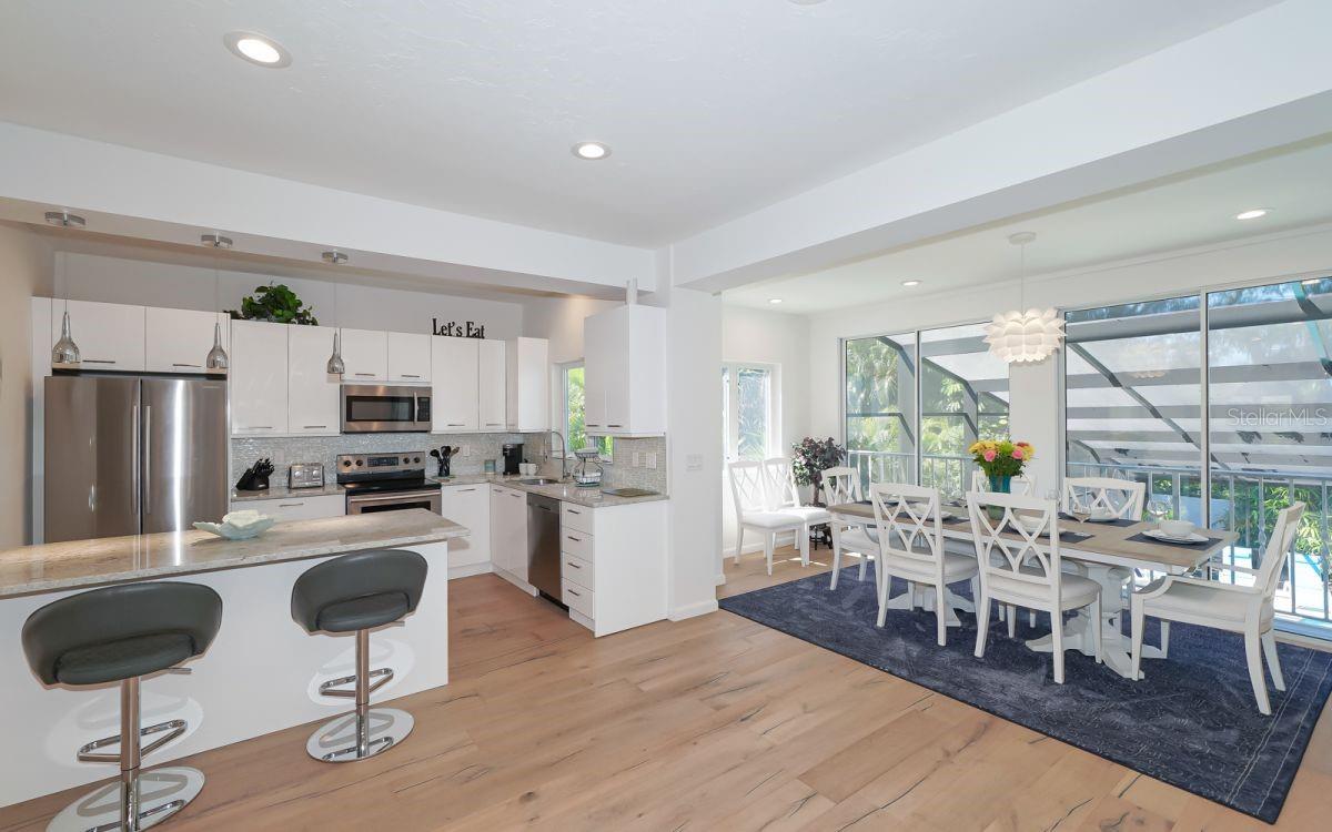 228 VAN BUREN DR — photo 21