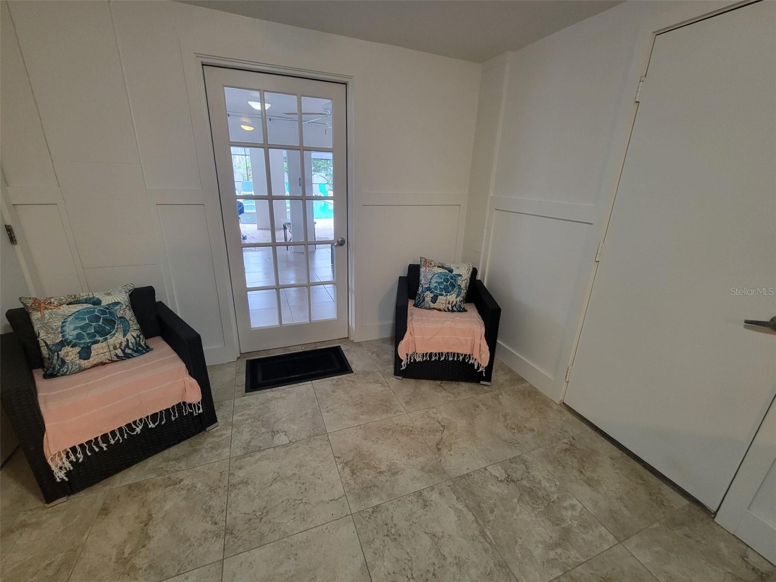 228 VAN BUREN DR — photo 31