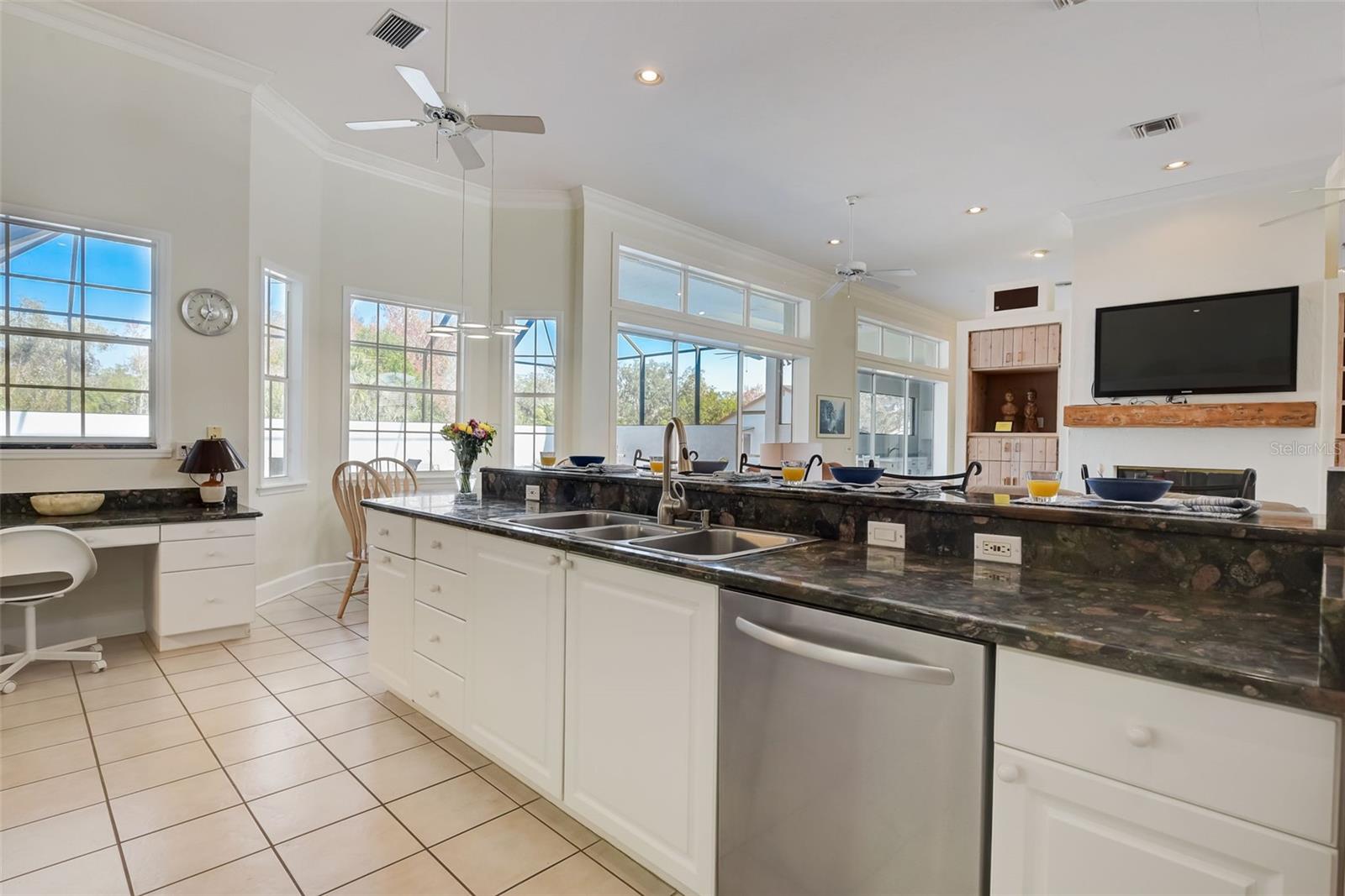 4653 HADFIELD DR — photo 27