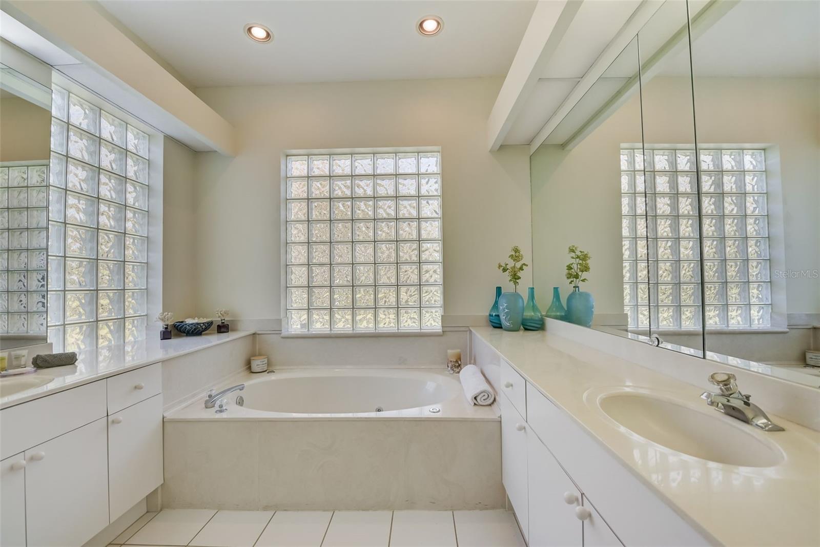 4653 HADFIELD DR — photo 39