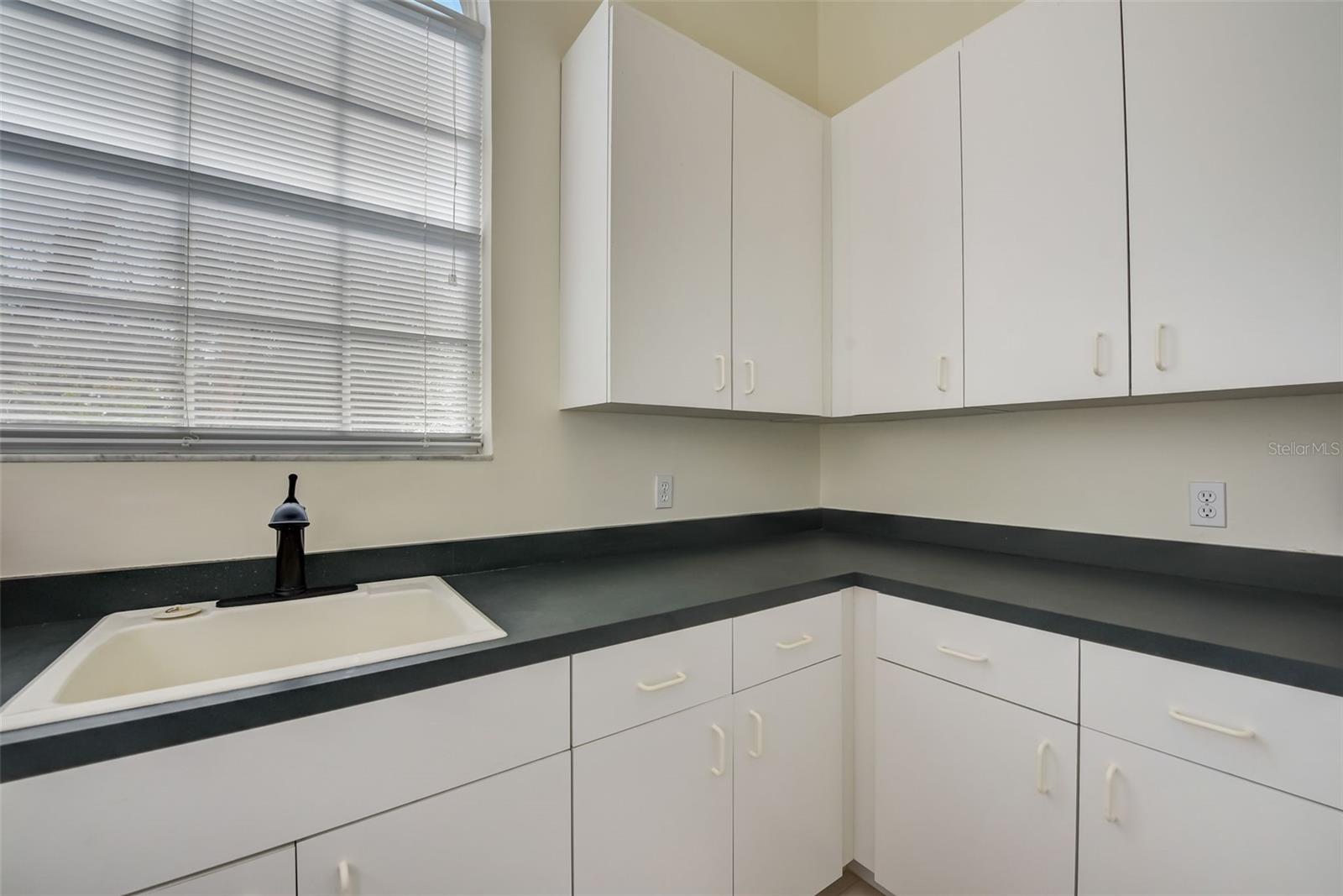 4653 HADFIELD DR — photo 51