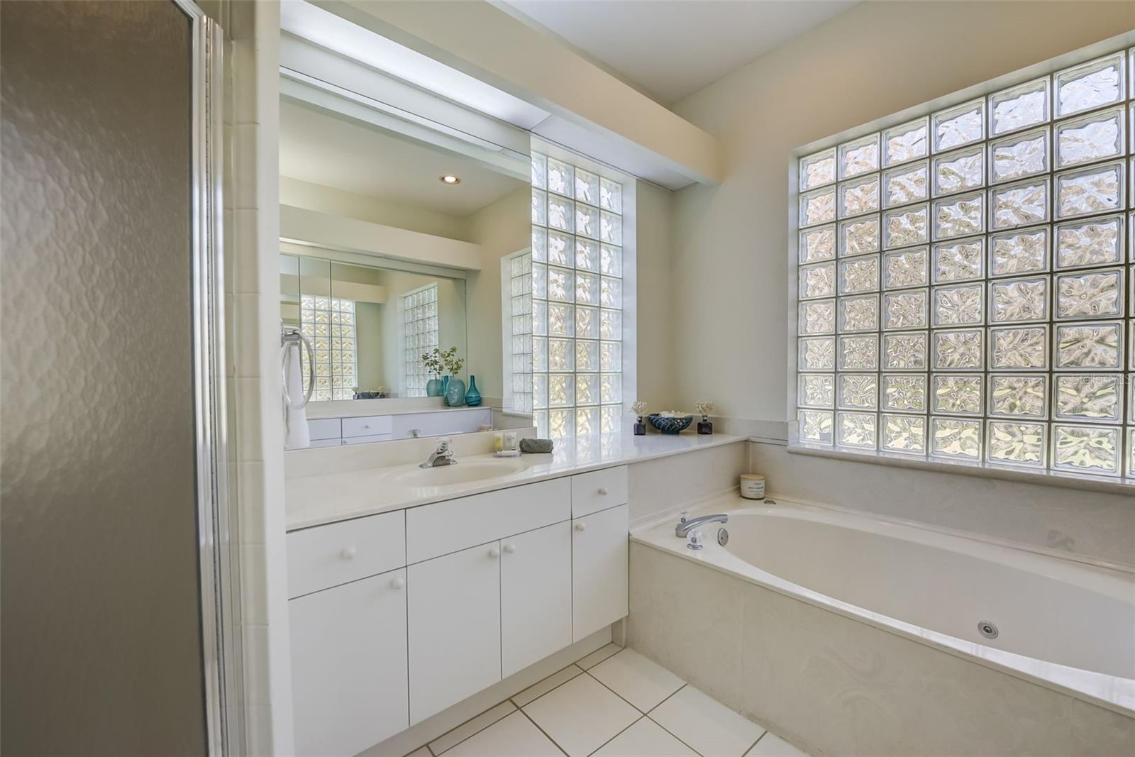 4653 HADFIELD DR — photo 40