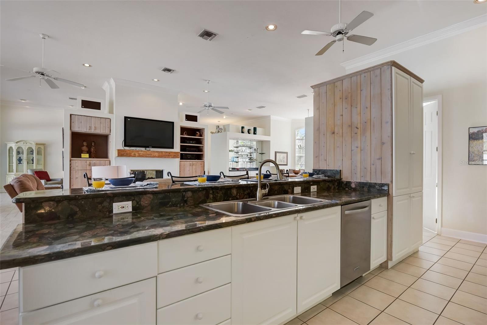 4653 HADFIELD DR — photo 28
