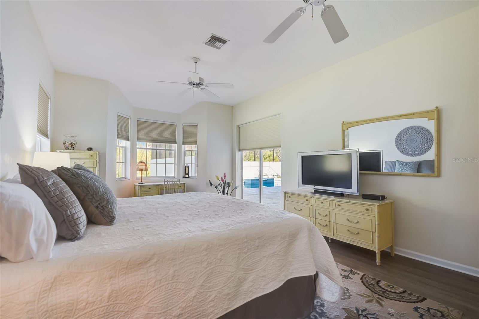 4653 HADFIELD DR — photo 37