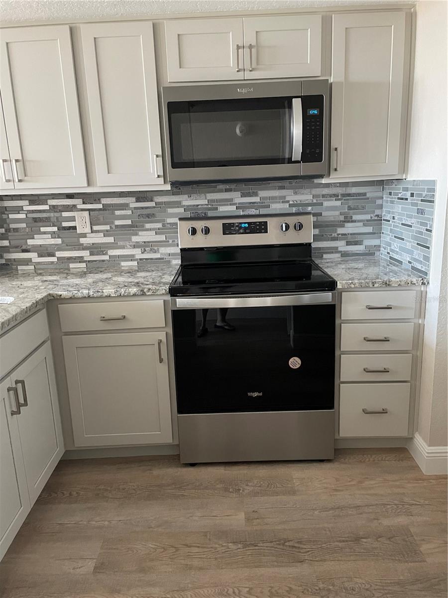 6177 SUN BLVD #405 — photo 3