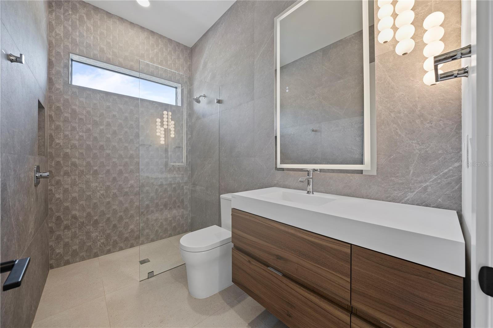 2201 N GLENWOOD DR — photo 18