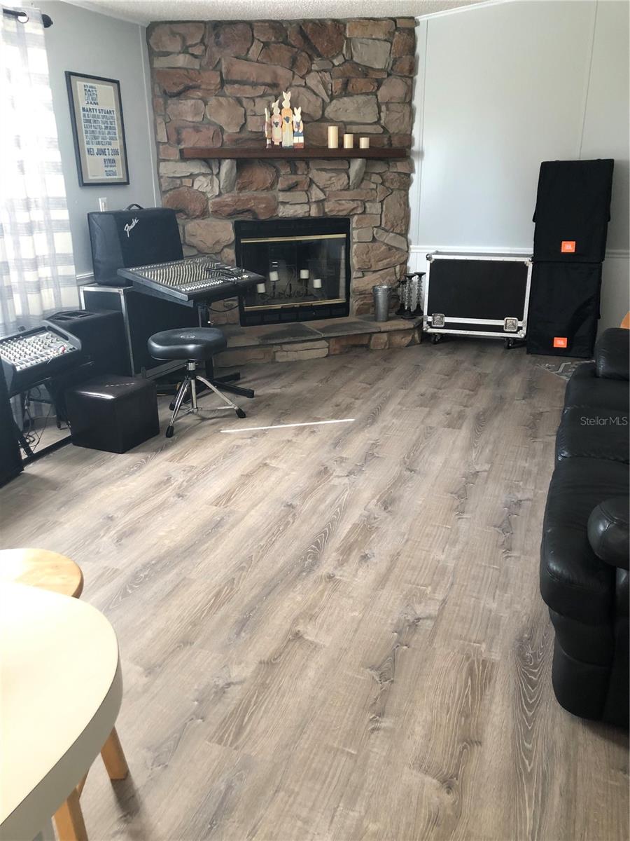 30340 BAYLOR LN — photo 4