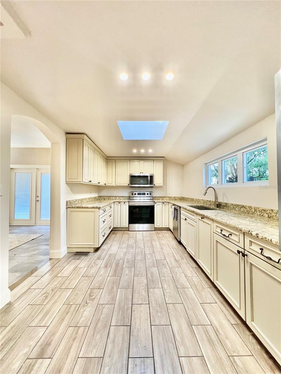1109 BELCHER RD — photo 28
