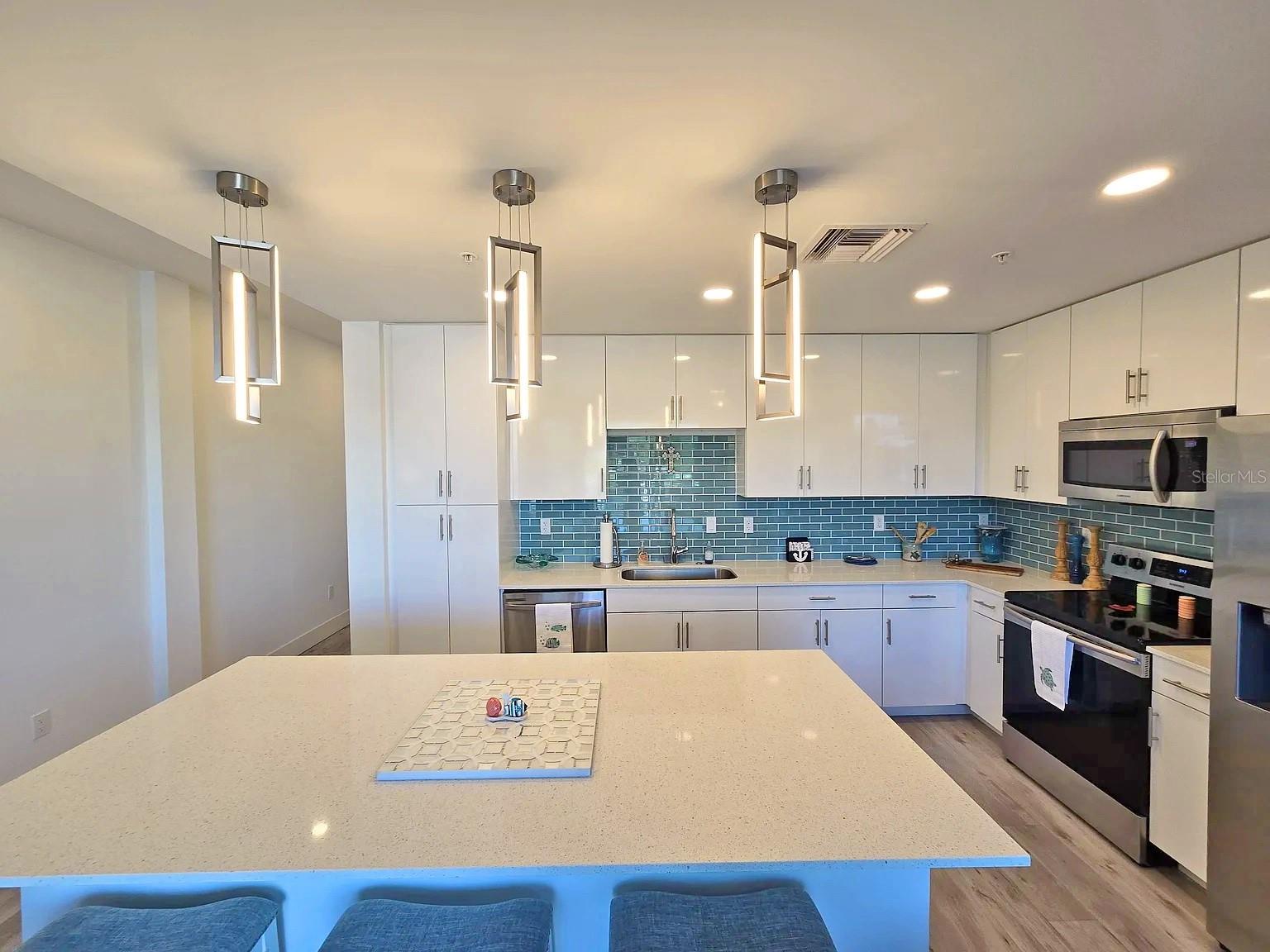 1709 N TAMIAMI TRL #201 — photo 6