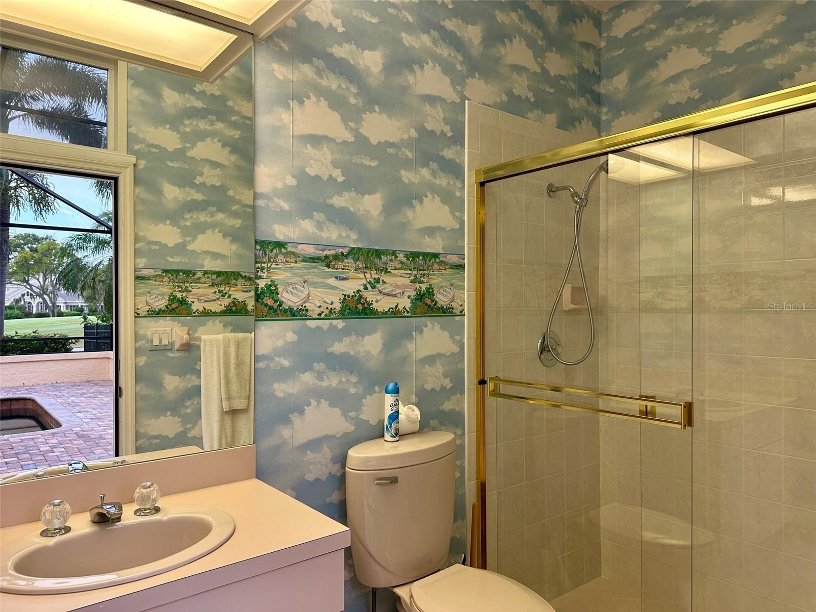 909 MACEWEN DR — photo 42