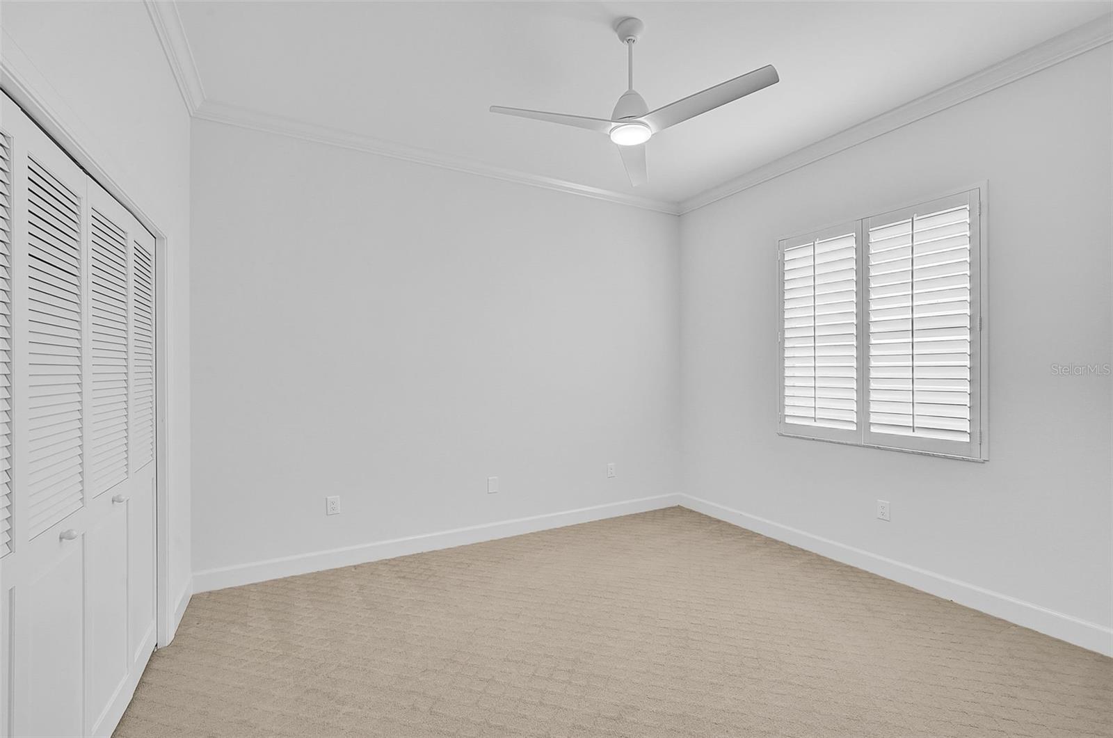 909 MACEWEN DR — photo 31