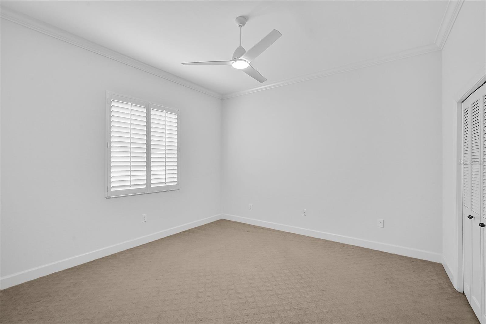 909 MACEWEN DR — photo 33