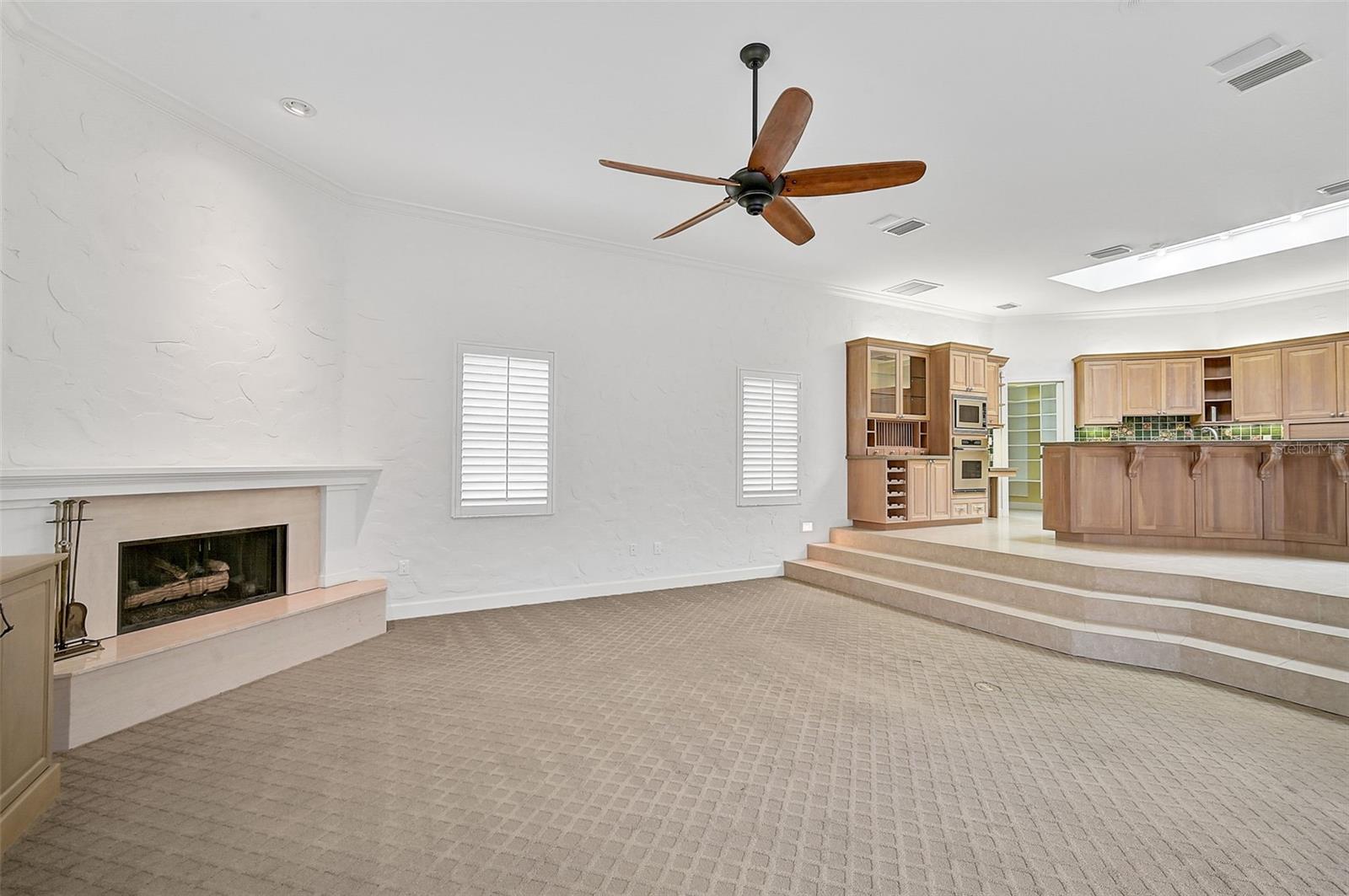 909 MACEWEN DR — photo 19