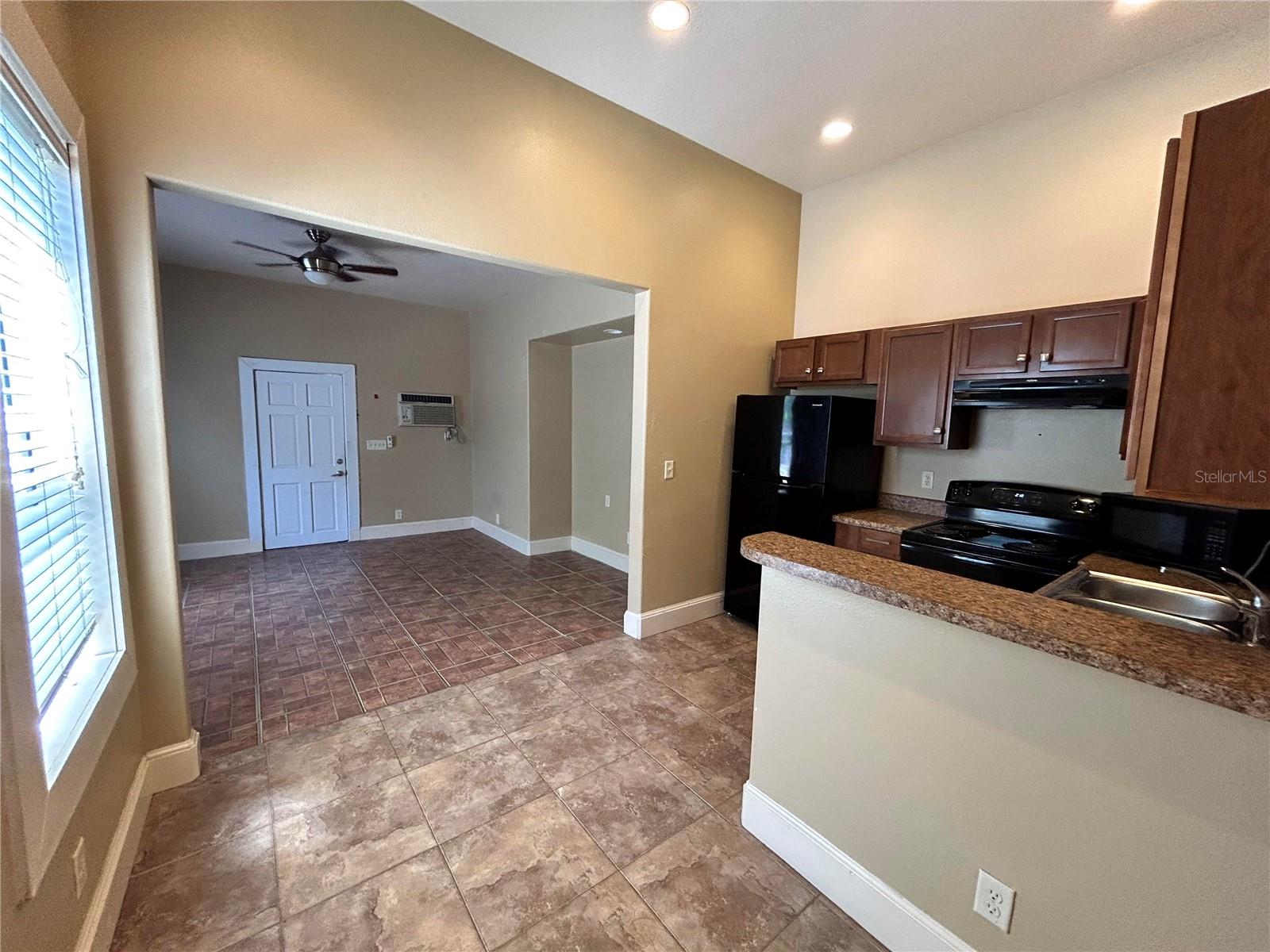 739 DARTMOOR ST N #739 — photo 3