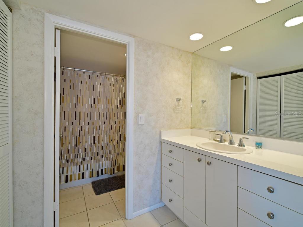2425 GULF OF MEXICO DR #7F — photo 33