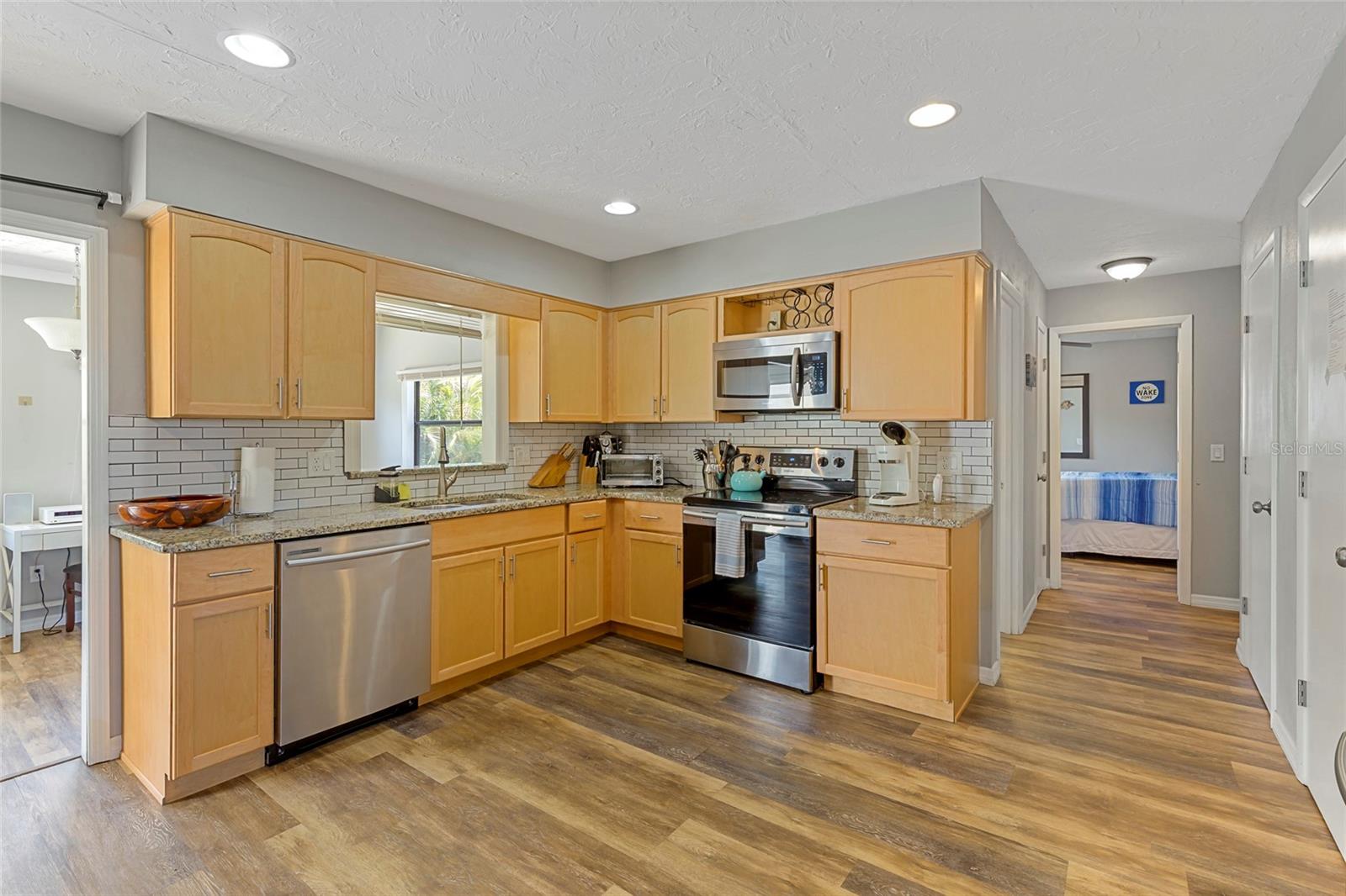 309 SHORE T RD — photo 17