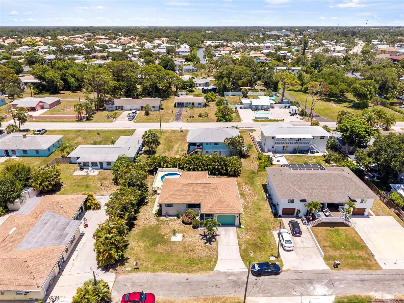 309 SHORE T RD — photo 10