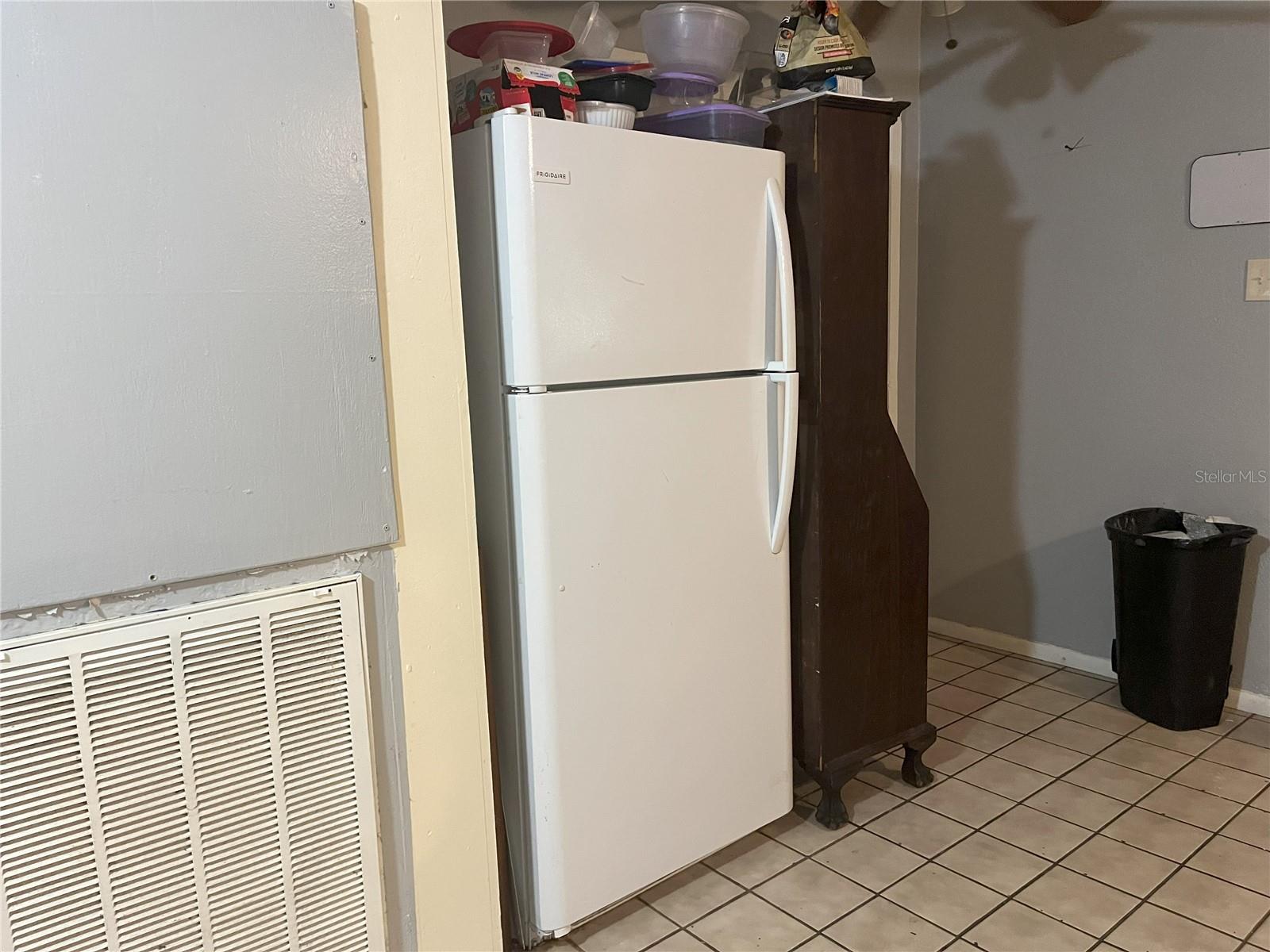 120 S SAN REMO AVE — photo 17
