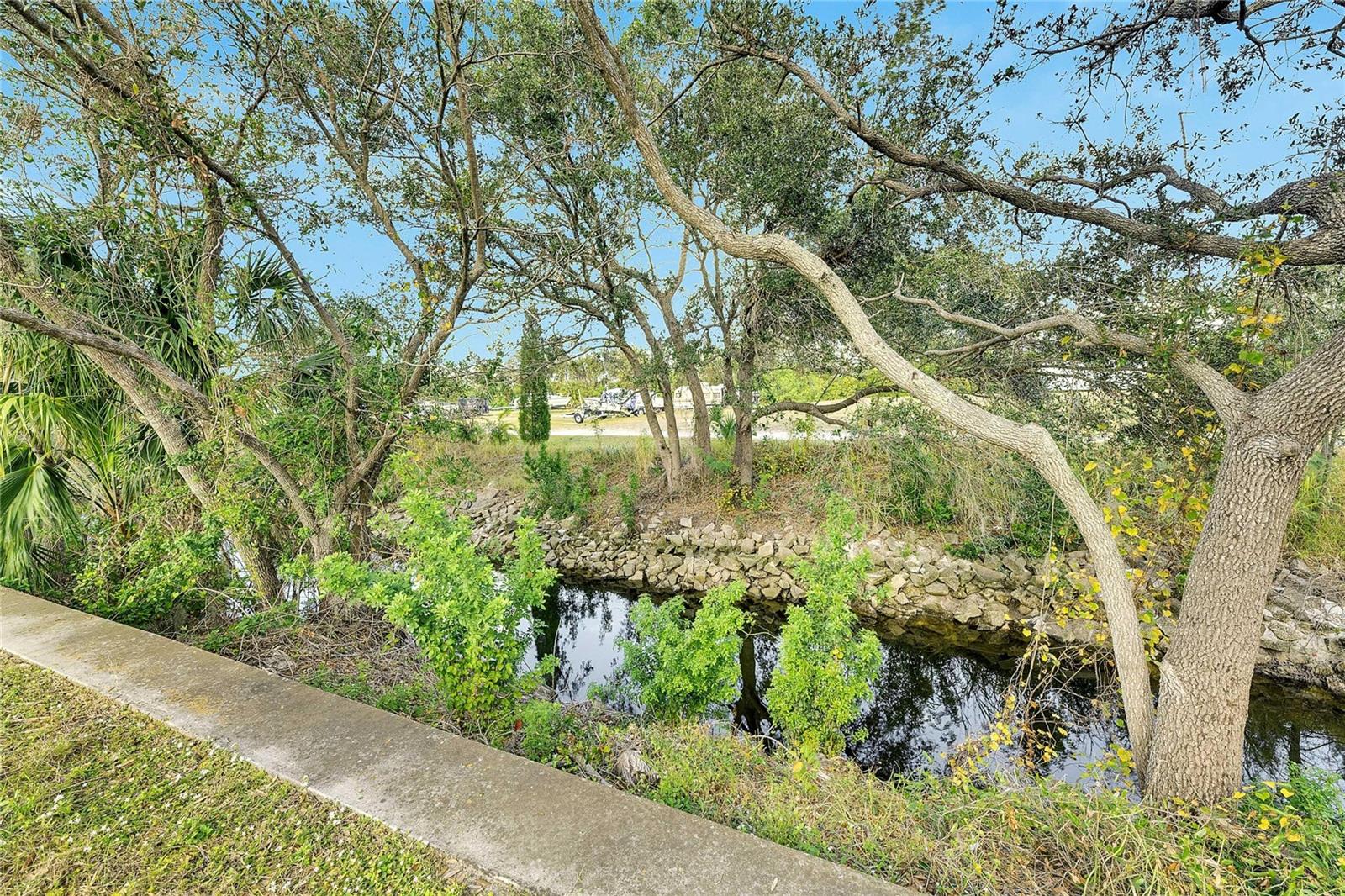 223 N SAINT GEORGE CIR — photo 10